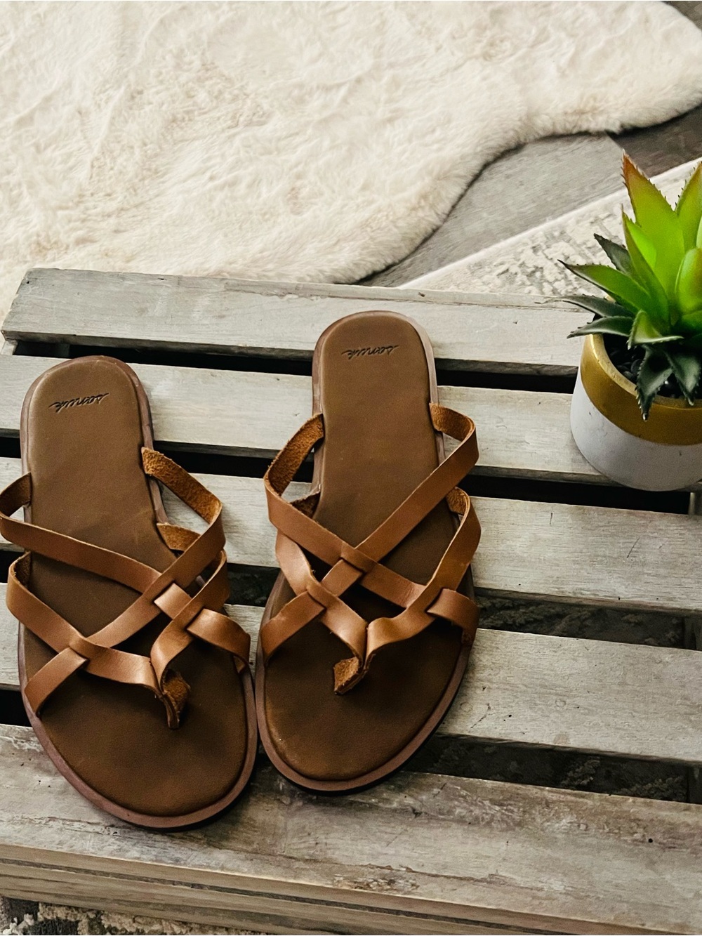 Sanuk brown strappy sandals - NWOT - Picture 3 of 3